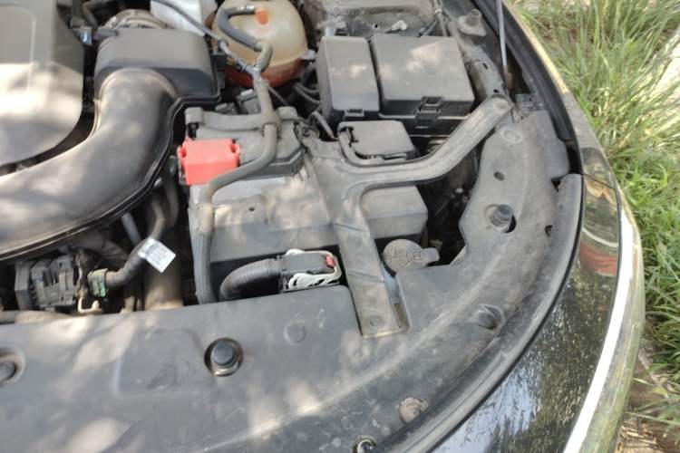 Used Buick LaCrosse 2025 28T Platinum Edition Engine Bay Left