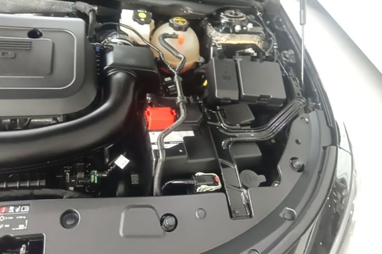 Used Buick LaCrosse 2025 28T Platinum Edition Engine Bay Left
