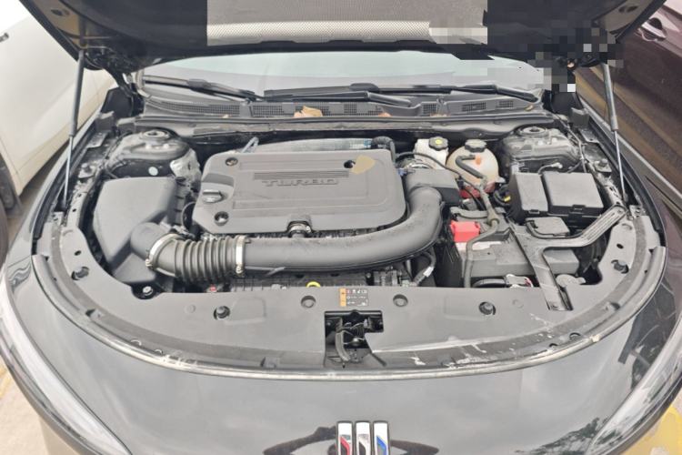 Used Buick LaCrosse 2025 28T Platinum Edition Engine Bay