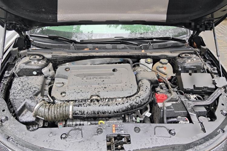Used Buick LaCrosse 2025 28T Platinum Edition Engine Bay