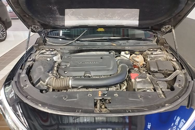 Used Buick LaCrosse 2025 28T Platinum Edition Engine Bay