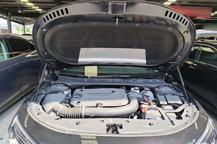 Used Buick LaCrosse 2025 28T Platinum Edition Engine Bay