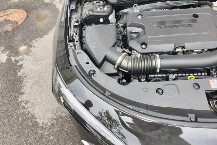 Used Buick LaCrosse 2025 28T Platinum Edition Engine Bay Right