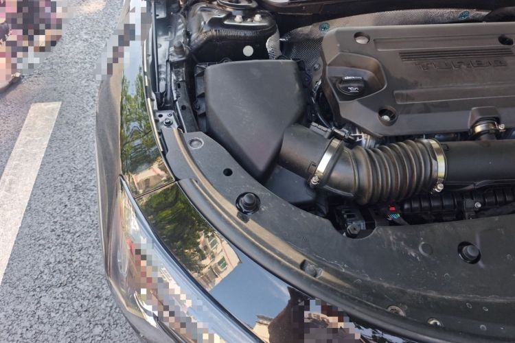 Used Buick LaCrosse 2025 28T Platinum Edition Engine Bay Right