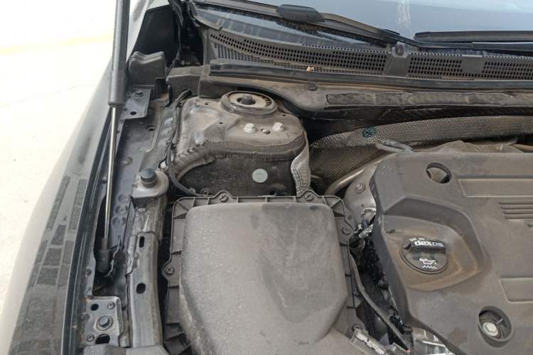 Used Buick LaCrosse 2025 28T Platinum Edition Engine Bay Right
