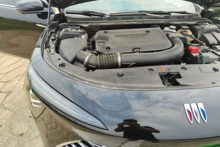 Used Buick LaCrosse 2025 Platinum Avia Edition Engine Bay Right
