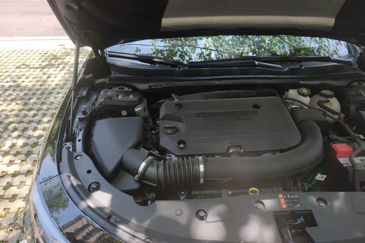 Used Buick LaCrosse 2025 28T Platinum Edition Engine Bay Right
