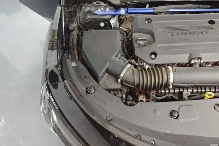 Used Buick LaCrosse 2025 28T Platinum Edition Engine Bay Right
