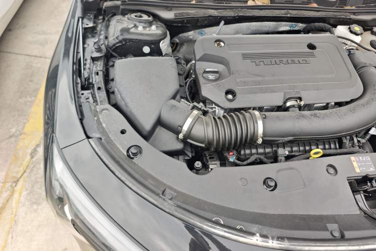 Used Buick LaCrosse 2025 28T Platinum Edition Engine Bay Right