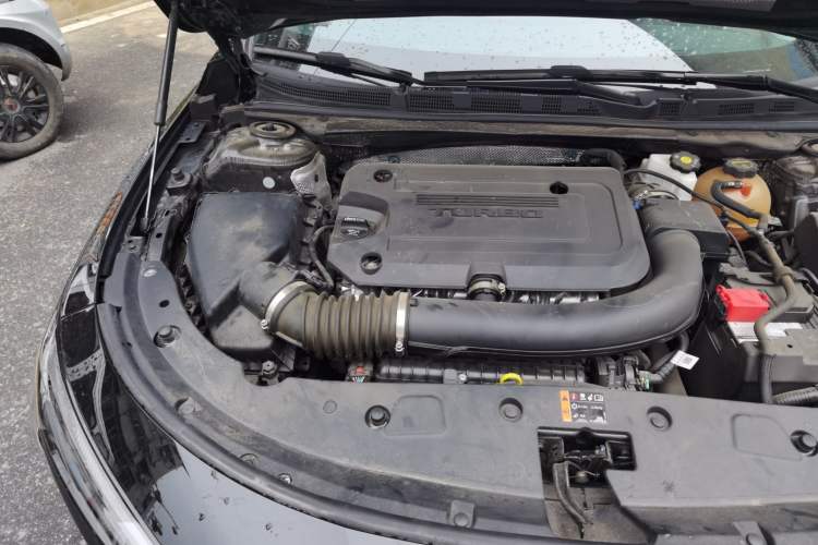 Used Buick LaCrosse 2025 28T Platinum Edition Engine Bay Right