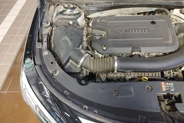 Used Buick LaCrosse 2025 28T Platinum Edition Engine Bay Right