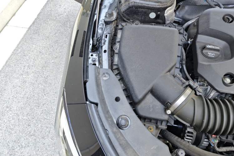 Used Buick LaCrosse 2025 28T Platinum Edition Engine Bay Right