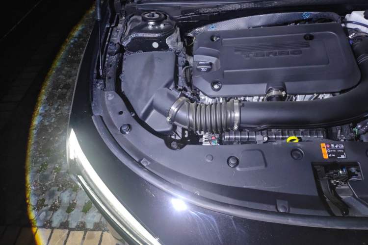 Used Buick LaCrosse 2025 28T Platinum Edition Engine Bay Right