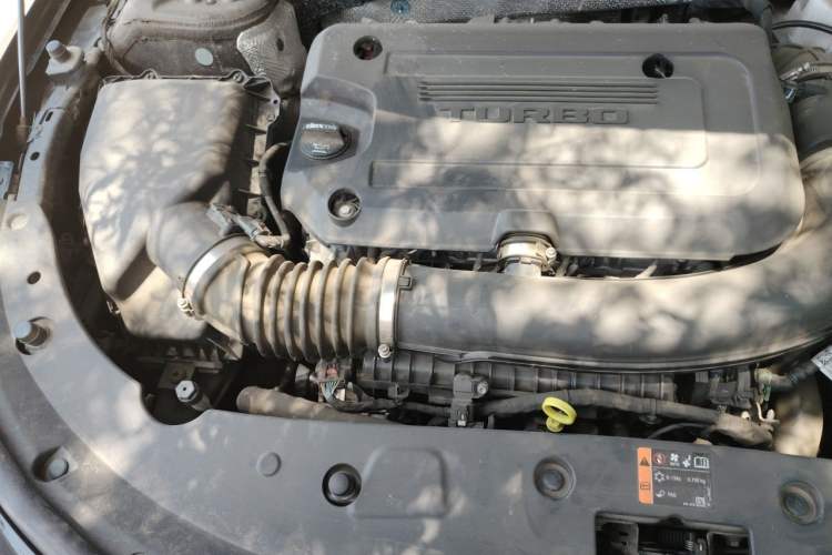 Used Buick LaCrosse 2025 28T Platinum Edition Engine Bay Right