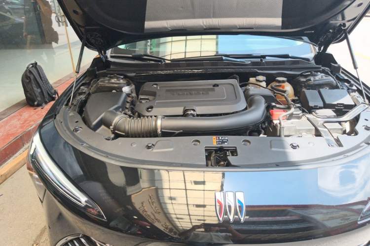 Used Buick LaCrosse 2025 Platinum Avia Edition Engine Bay Right