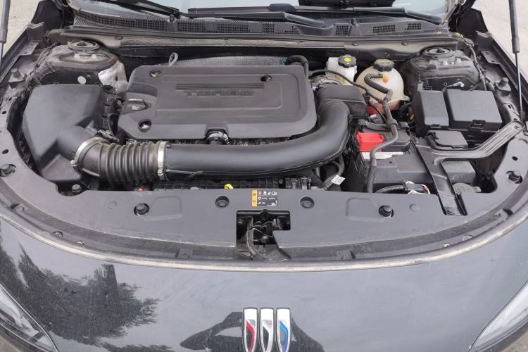 Used Buick LaCrosse 2025 28T Platinum Edition Engine Bay