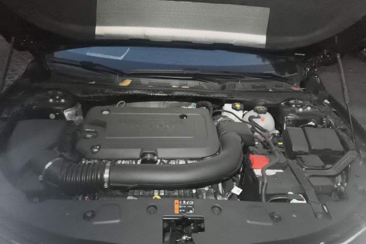 Used Buick LaCrosse 2025 28T Platinum Edition Engine Bay
