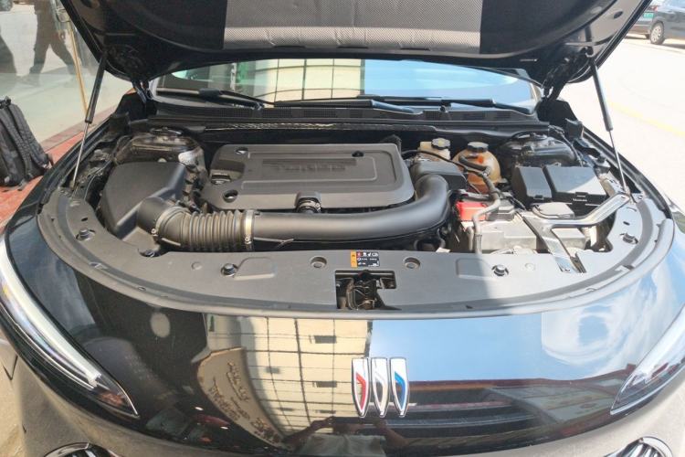 Used Buick LaCrosse 2025 Platinum Avia Edition Engine Bay