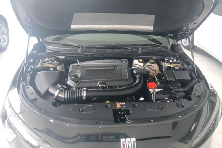 Used Buick LaCrosse 2025 28T Platinum Edition Engine Bay