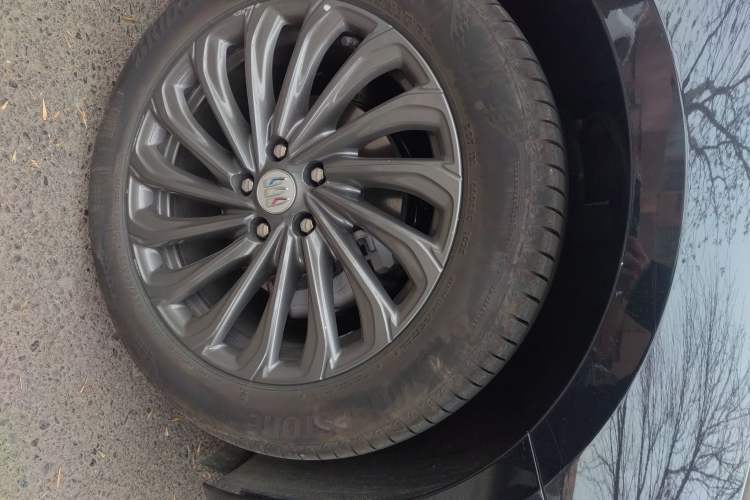 Used Buick LaCrosse 2025 28T Platinum Edition Exterior 1