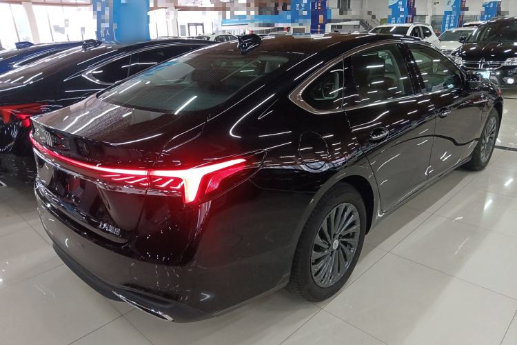 Used Buick LaCrosse 2025 28T Platinum Edition Exterior 2