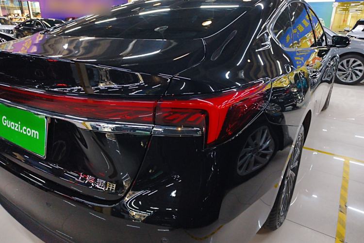 Used Buick LaCrosse 2025 28T Platinum Edition Exterior 3