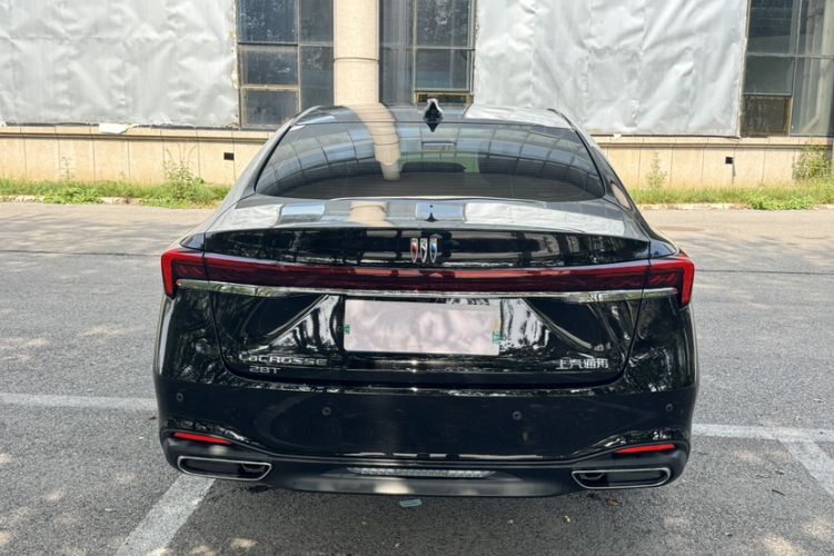Used Buick LaCrosse 2025 28T Platinum Edition Exterior 4