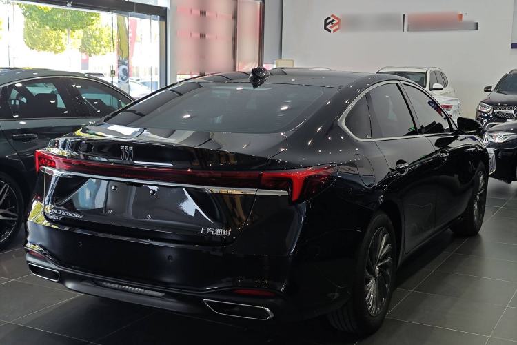 Used Buick LaCrosse 2025 28T Platinum Edition Exterior 4