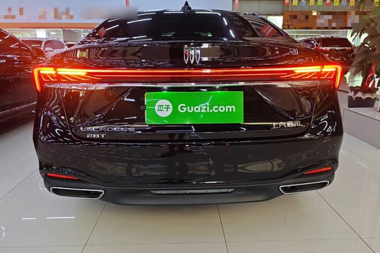 Used Buick LaCrosse 2025 28T Platinum Edition Exterior 4