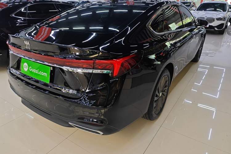 Used Buick LaCrosse 2025 28T Platinum Edition Exterior 5