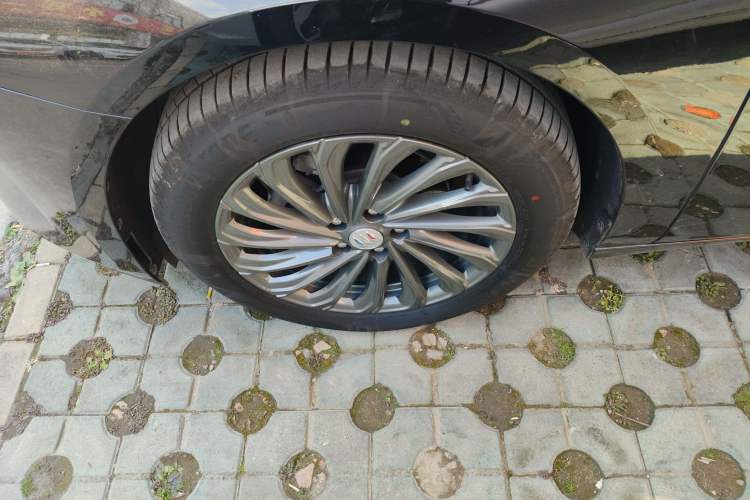 Used Buick LaCrosse 2025 28T Platinum Edition Exterior 7