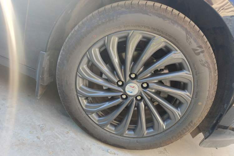 Used Buick LaCrosse 2025 28T Platinum Edition Exterior 7