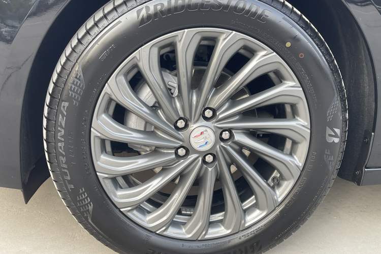 Used Buick LaCrosse 2025 28T Platinum Edition Exterior 7