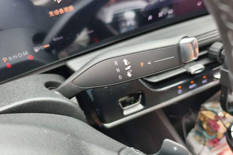 Used Buick LaCrosse 2025 28T Platinum Edition Gear Lever