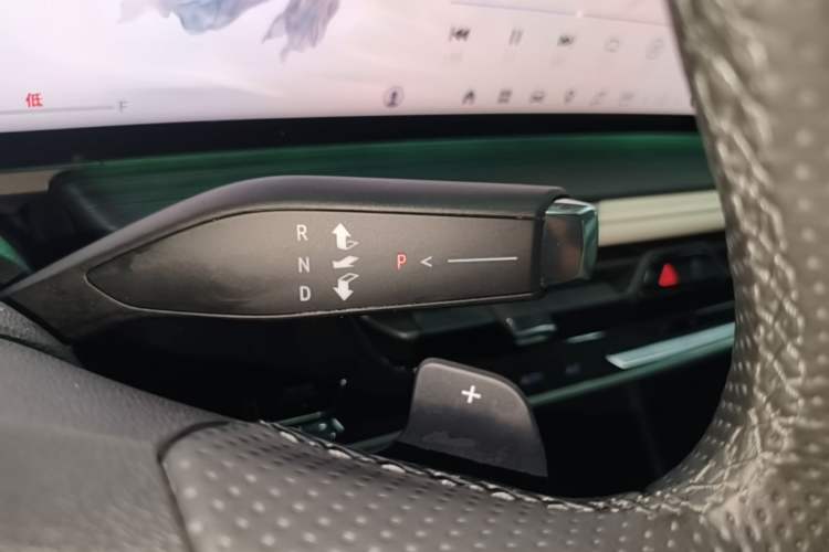 Used Buick LaCrosse 2025 Platinum Avia Edition Gear Lever