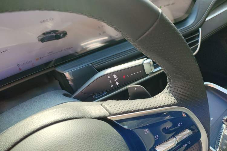 Used Buick LaCrosse 2025 28T Platinum Edition Gear Lever