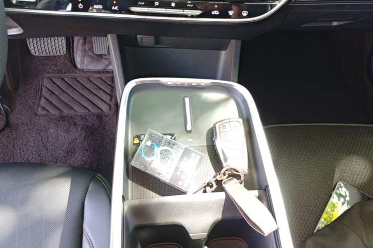 Used Buick LaCrosse 2025 28T Platinum Edition Gear Lever