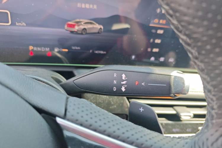 Used Buick LaCrosse 2025 28T Platinum Edition Gear Lever