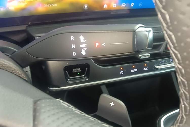 Used Buick LaCrosse 2025 28T Platinum Edition Gear Lever