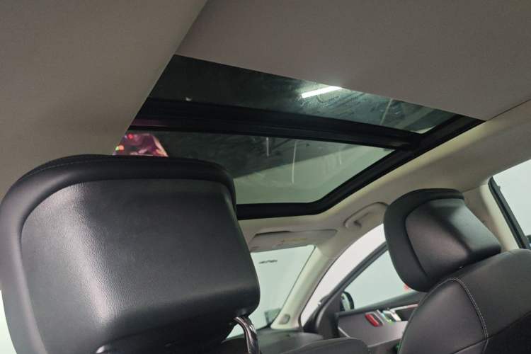 Used Buick LaCrosse 2025 28T Platinum Edition Headliner