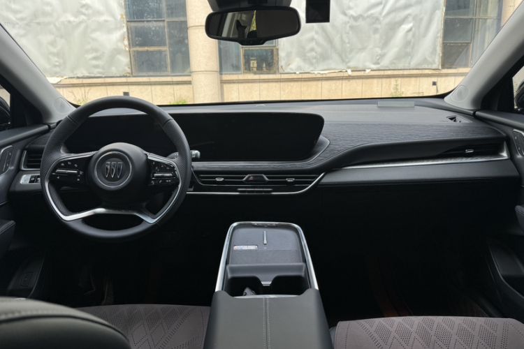 Used Buick LaCrosse 2025 28T Platinum Edition Interior 1