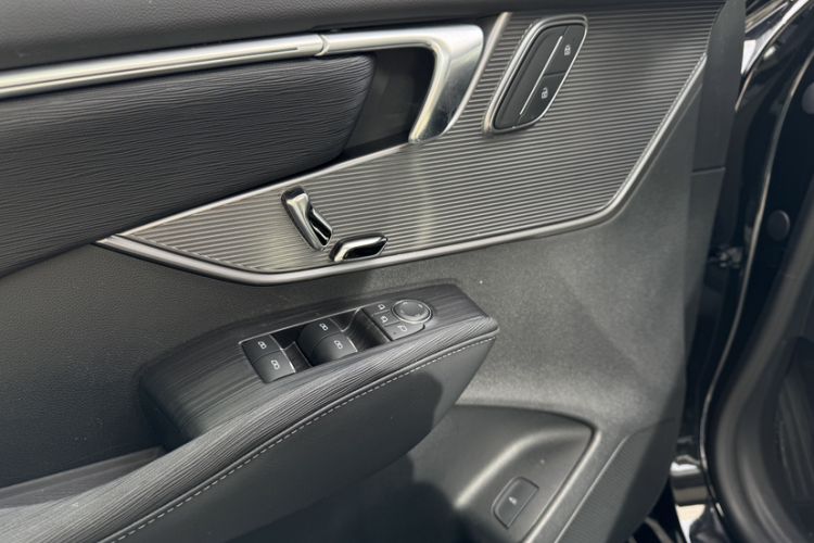 Used Buick LaCrosse 2025 28T Platinum Edition Interior 1