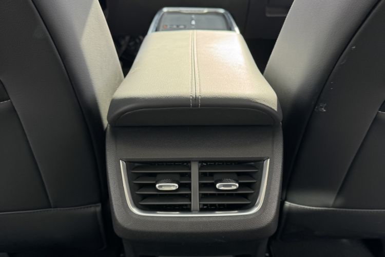 Used Buick LaCrosse 2025 28T Platinum Edition Interior 12