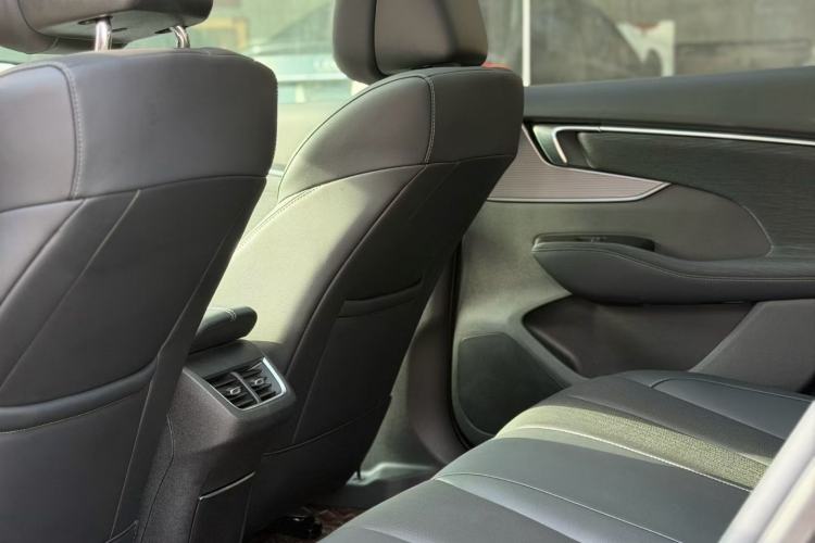 Used Buick LaCrosse 2025 28T Platinum Edition Interior 2