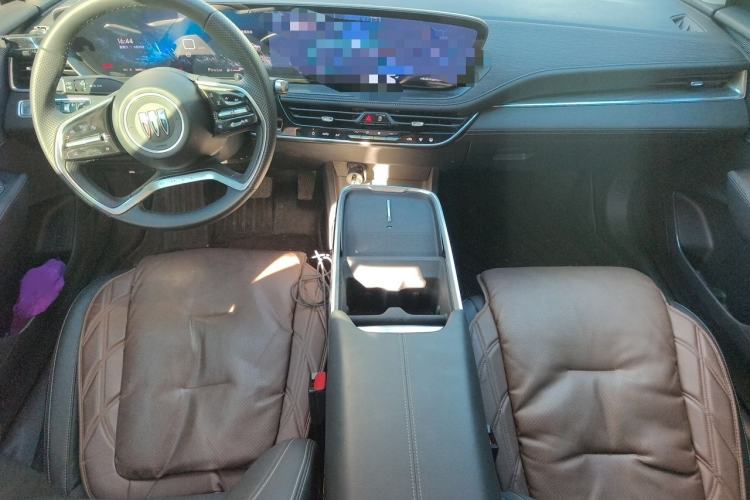 Used Buick LaCrosse 2025 28T Platinum Edition Interior 2