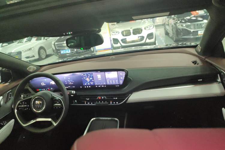 Used Buick LaCrosse 2025 28T Platinum Edition Interior 2