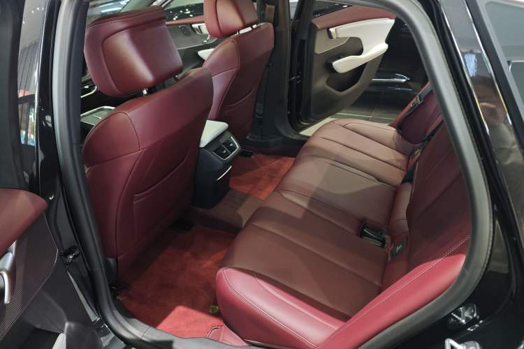 Used Buick LaCrosse 2025 28T Platinum Edition Interior 2