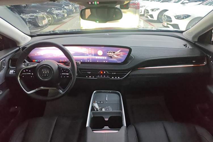 Used Buick LaCrosse 2025 28T Platinum Edition Interior 2