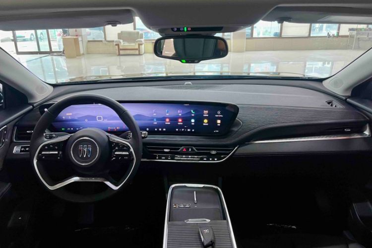 Used Buick LaCrosse 2025 28T Platinum Edition Interior 2