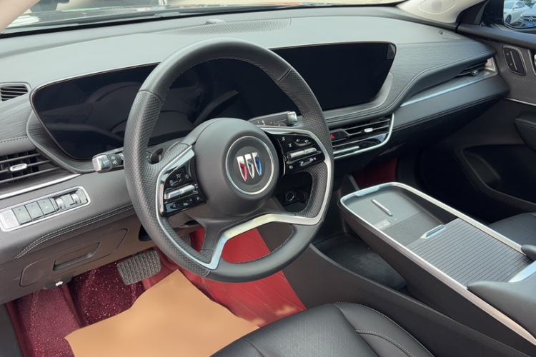 Used Buick LaCrosse 2025 28T Platinum Edition Interior 3